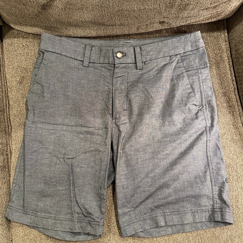 LuluLemon Commission short 9” Oxford